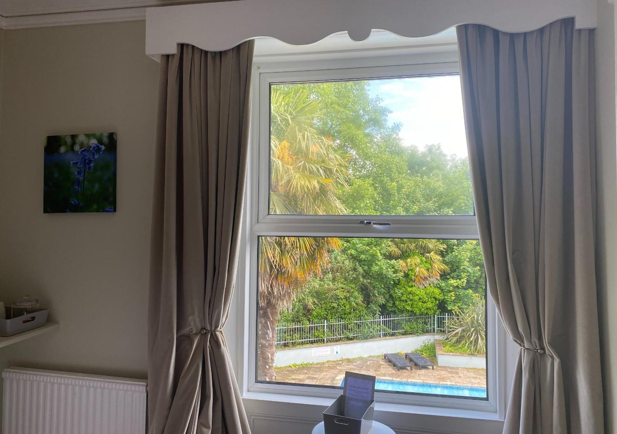 Fernhill Hotel Λάιμ Ρέγκις Εξωτερικό φωτογραφία