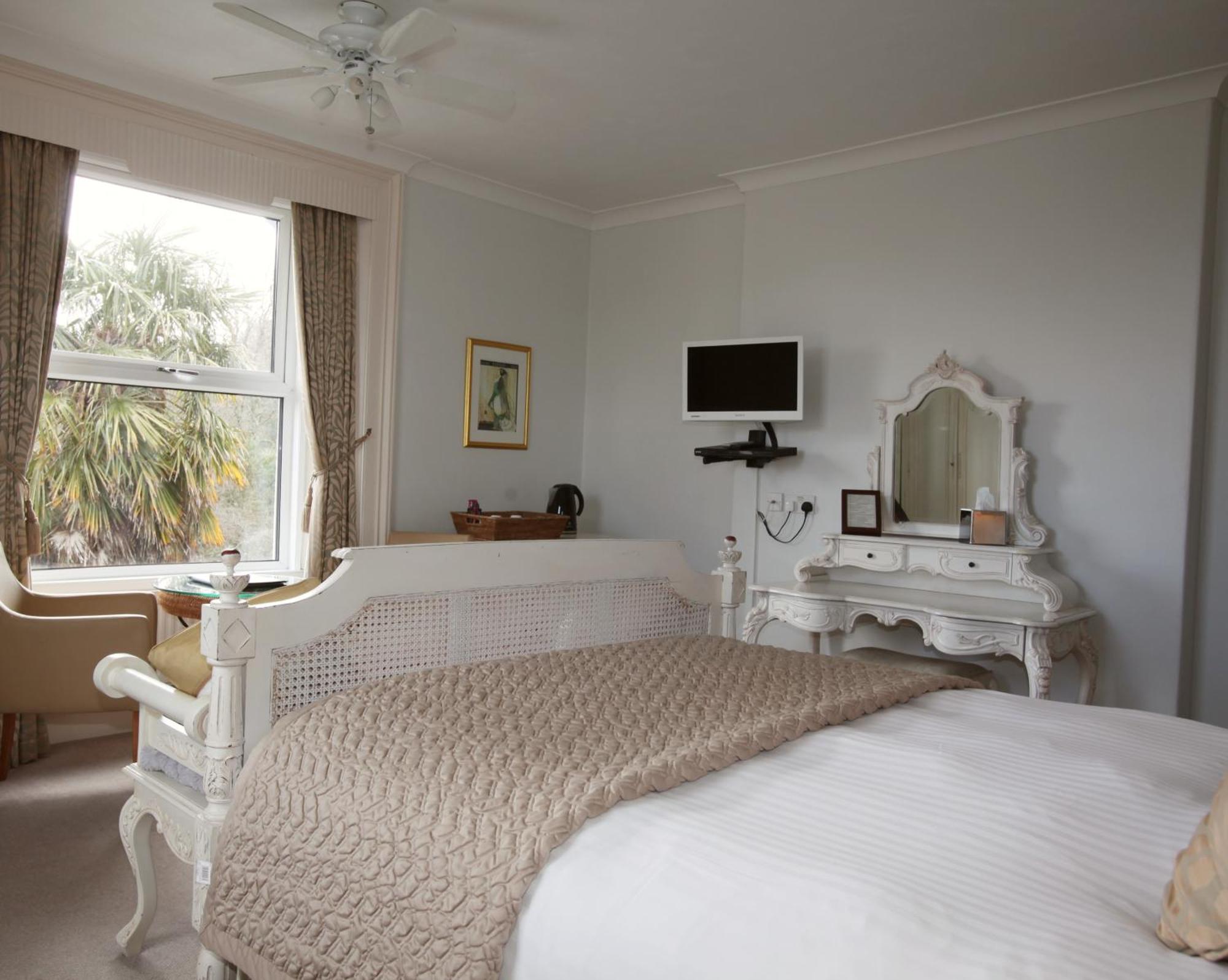 Fernhill Hotel Λάιμ Ρέγκις Εξωτερικό φωτογραφία